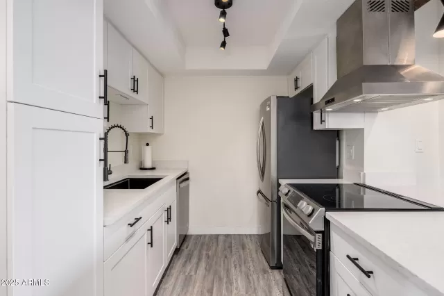 MLS: 6932590 Condo For Sale