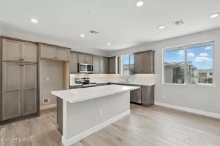 Photo #3: 6932659 Listing 