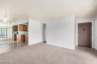 Photo #3: 6932696 Listing