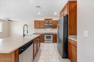 Photo #2: 6932760 Listing