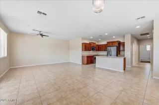 Photo #5: 6932760 Listing