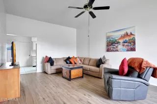 Photo #6: 6932967 Listing 