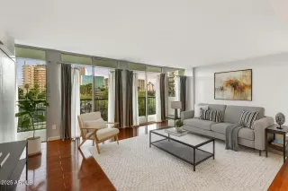 Photo #5: 6932970 Listing 