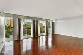 Photo #6: 6932970 Listing 