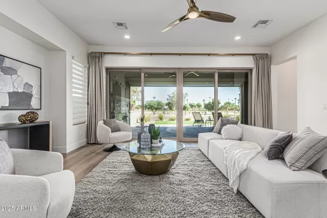 MLS: 6933211 Condo For Sale