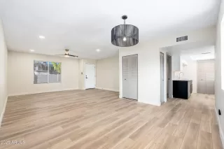 Photo #4: 6933233 Listing 