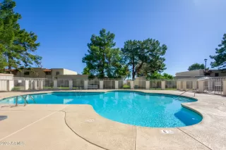 Photo #6: 6933233 Listing 