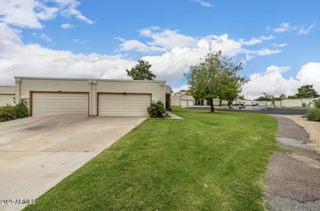 MLS: 6933256 Condo For Sale