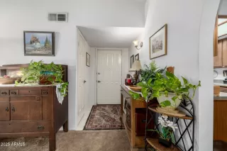 Photo #5: 6933256 Listing