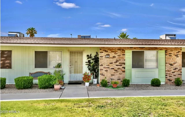 MLS: 6933502 Condo For Sale