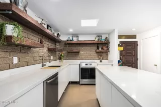 Photo #6: 6933564 Listing 