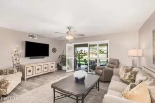 Photo #4: 6933768 Listing