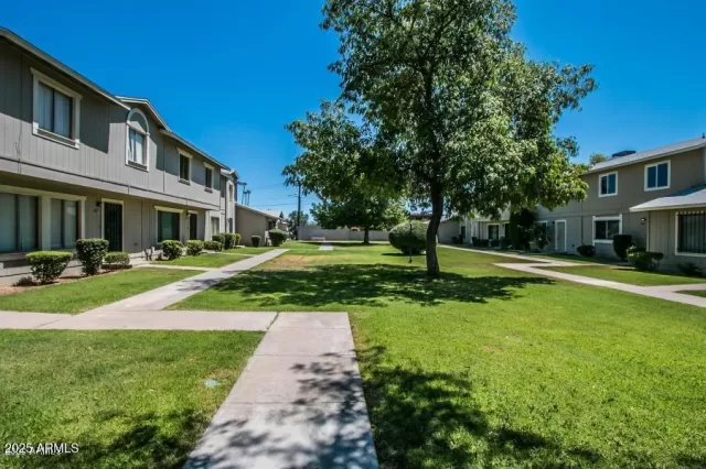 MLS: 6933819 Condo For Sale