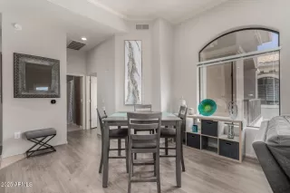 Photo #3: 6933915 Listing