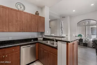 Photo #6: 6933915 Listing