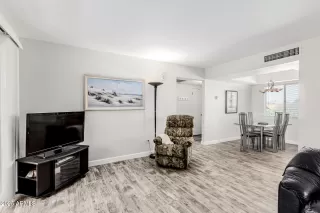 Photo #4: 6933982 Listing 