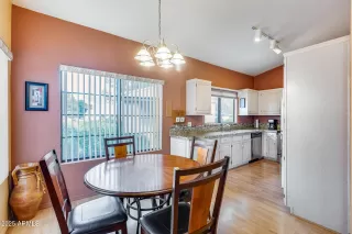 Photo #4: 6934028 Listing