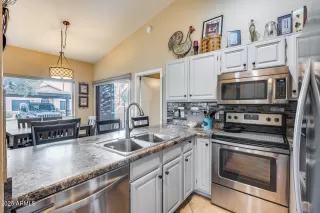 Photo #2: 6934045 Listing