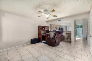 Photo #6: 6934209 Listing 