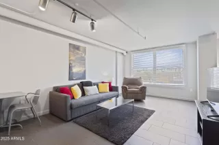 Photo #3: 6934377 Listing