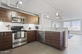 Photo #6: 6934377 Listing