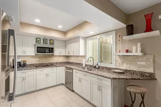 Photo #6: 6934433 Listing 