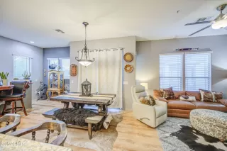 Photo #2: 6934482 Listing 