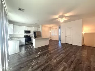 Photo #3: 6934495 Listing