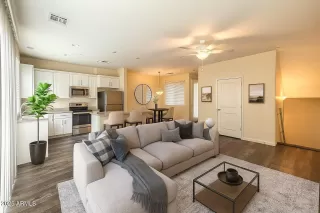 Photo #4: 6934495 Listing