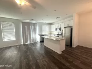 Photo #5: 6934495 Listing