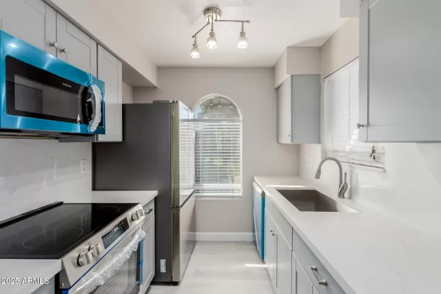 MLS: 6934579 Condo For Sale