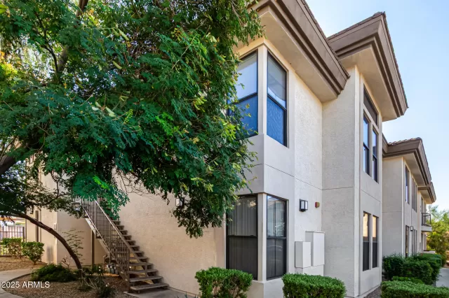 MLS: 6934654 Condo For Sale