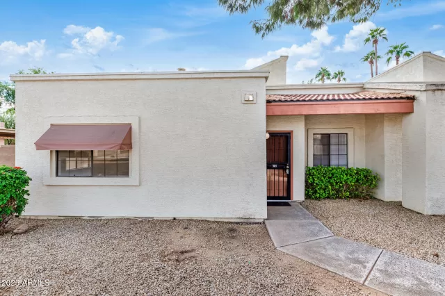 MLS: 6934707 Condo For Sale