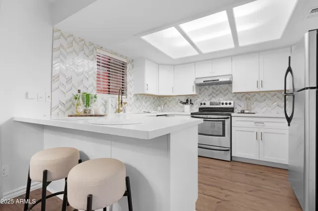 MLS: 6934774 Condo For Sale