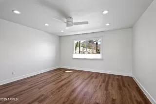 Photo #6: 6934912 Listing