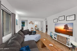 Photo #4: 6934944 Listing