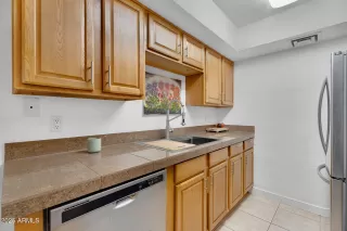 Photo #5: 6934944 Listing