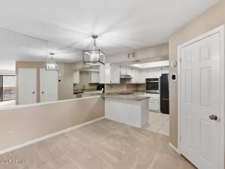 Photo #2: 6934957 Listing 