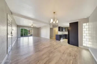 Photo #6: 6935097 Listing 