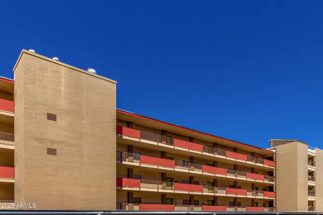 MLS: 6935111 Condo For Sale