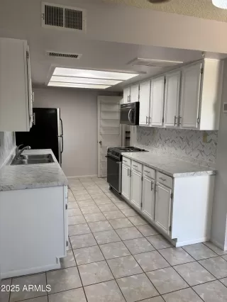 Photo #6: 6935128 Listing 