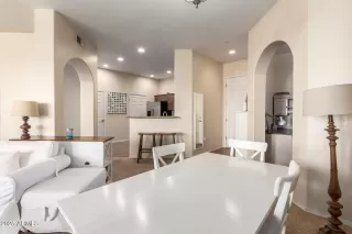 Photo #5: 6935168 Listing 