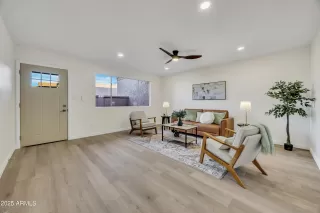 Photo #6: 6935217 Listing