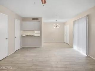 Photo #1: 6935245 Listing