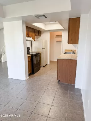 Photo #2: 6935253 Listing