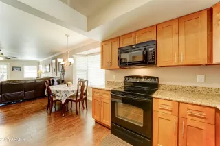 Photo #4: 6935343 Listing