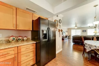 Photo #5: 6935343 Listing