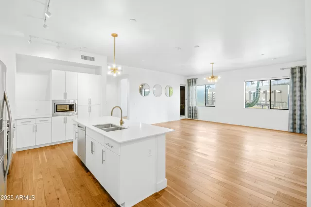 MLS: 6935441 Condo For Sale