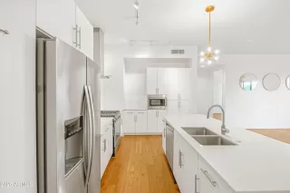 Photo #5: 6935441 Listing 