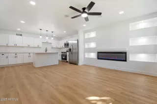 Photo #4: 6935497 Listing